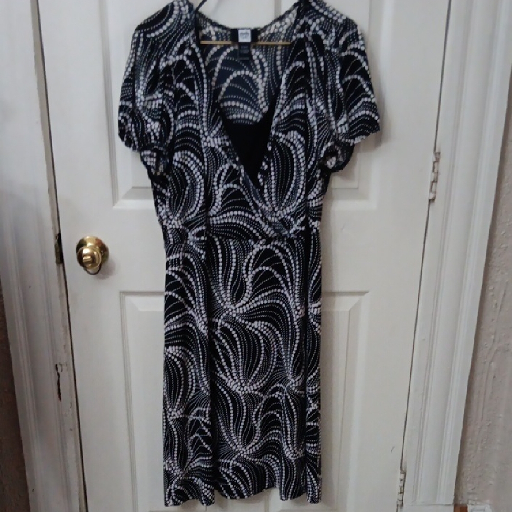 Studio 1940 Elegant Black and White Patterned Midi Dress